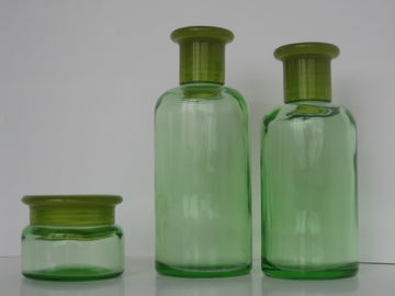 Le vert a coloré le verre d'huile essentielle met 200ML en bouteille 150ML 50G avec le réducteur et le chapeau d'orifice
